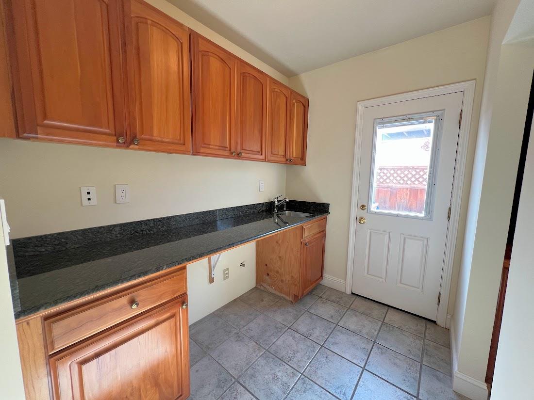 Detail Gallery Image 26 of 41 For 150 Flying Mist Isle, Foster City,  CA 94404 - 4 Beds | 2/1 Baths