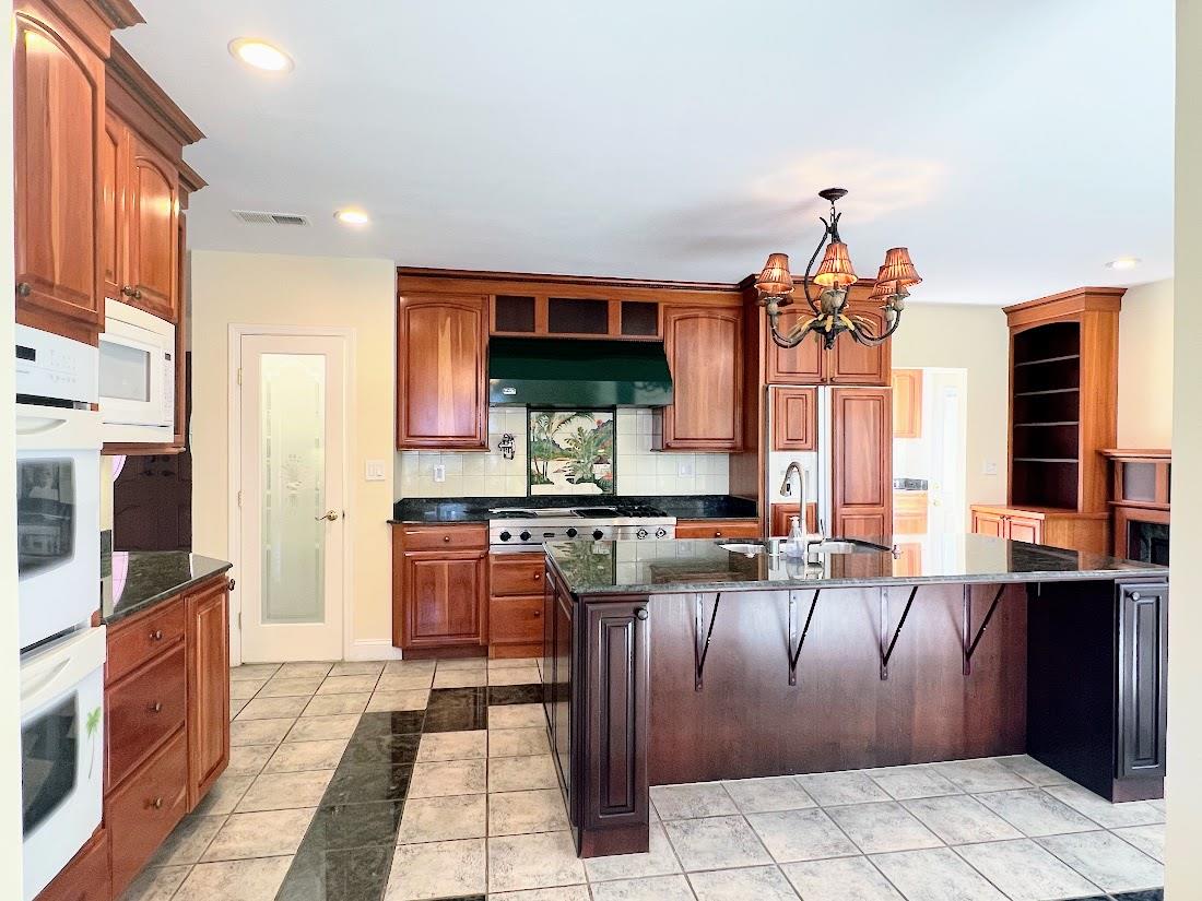 Detail Gallery Image 7 of 41 For 150 Flying Mist Isle, Foster City,  CA 94404 - 4 Beds | 2/1 Baths