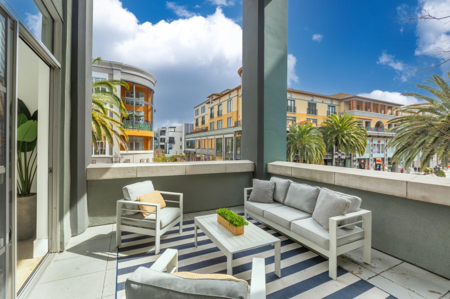 Detail Gallery Image 9 of 16 For 333 Santana Row #201,  San Jose,  CA 95128 - 3 Beds | 3 Baths