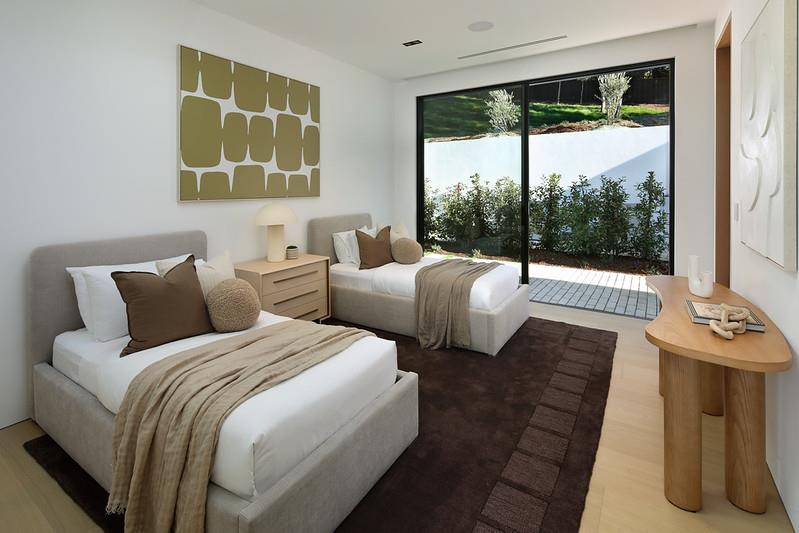 Detail Gallery Image 25 of 34 For 349 Walsh Rd, Atherton,  CA 94027 - 5 Beds | 6/2 Baths