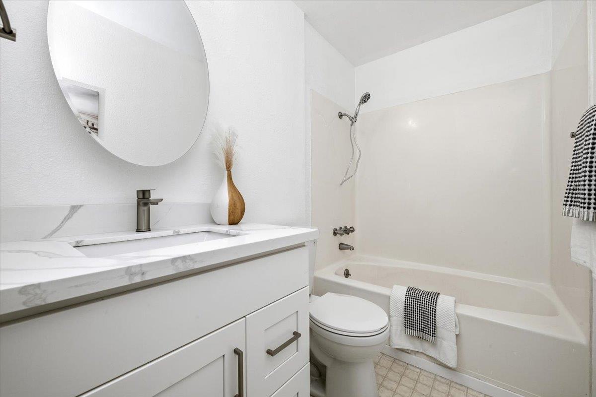 Detail Gallery Image 10 of 13 For 957 S Arnold Way, Half Moon Bay,  CA 94019 - 2 Beds | 1 Baths