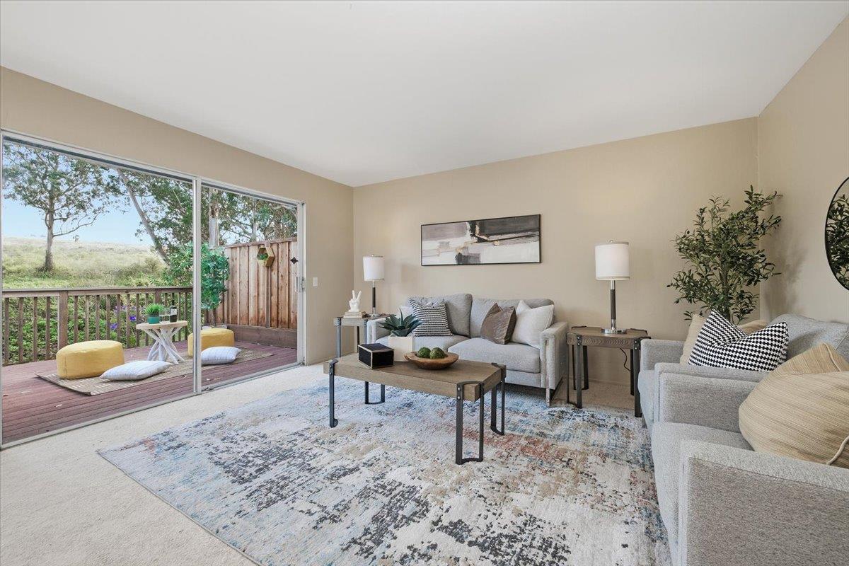 Detail Gallery Image 3 of 13 For 957 S Arnold Way, Half Moon Bay,  CA 94019 - 2 Beds | 1 Baths