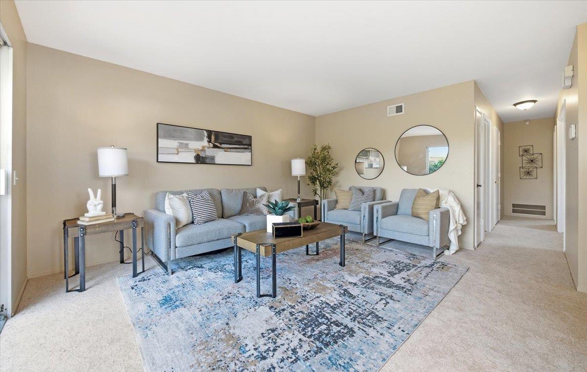 Detail Gallery Image 4 of 13 For 957 S Arnold Way, Half Moon Bay,  CA 94019 - 2 Beds | 1 Baths