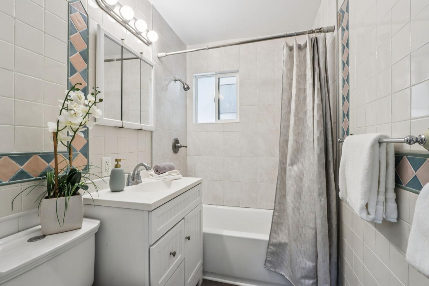 Detail Gallery Image 24 of 44 For 640 Coyote Rd, San Jose,  CA 95111 - 3 Beds | 2 Baths