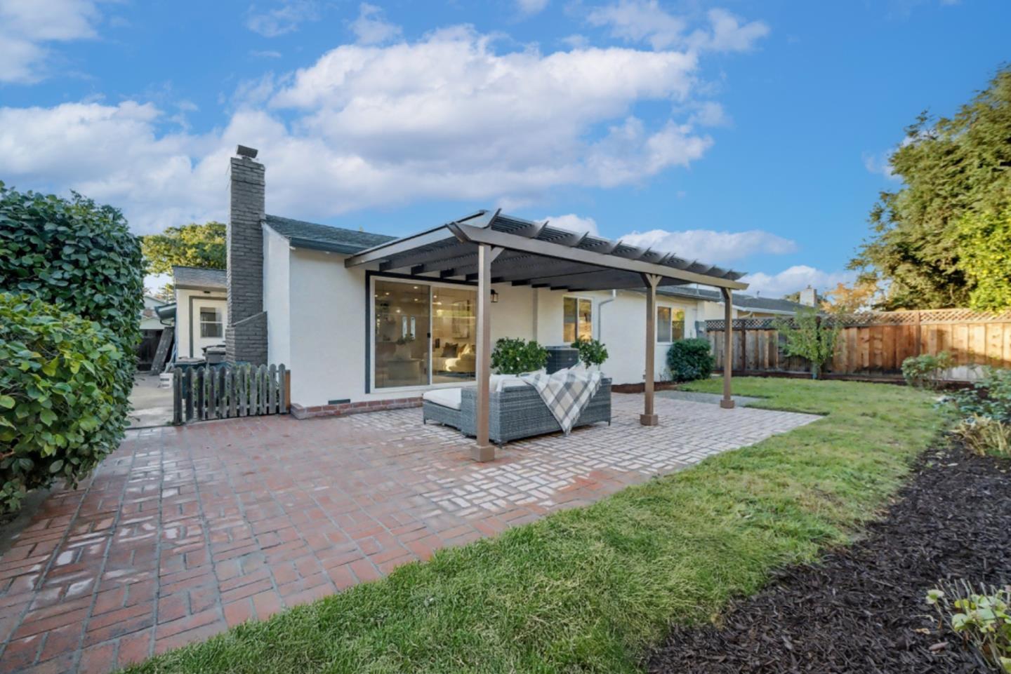 Detail Gallery Image 15 of 22 For 836 Peach Ave, Sunnyvale,  CA 94087 - 4 Beds | 2 Baths