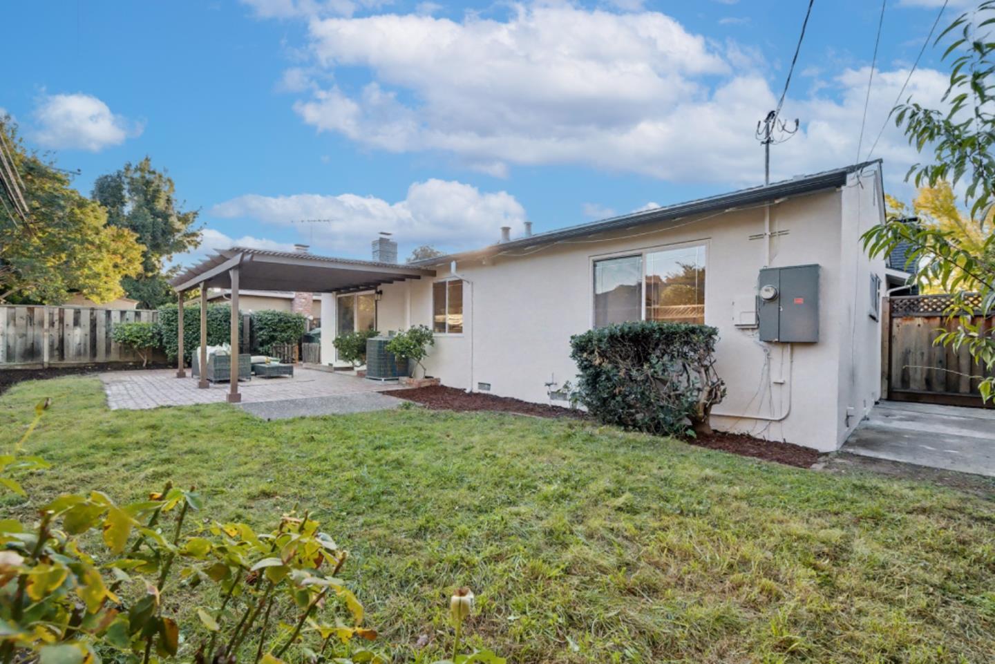 Detail Gallery Image 16 of 22 For 836 Peach Ave, Sunnyvale,  CA 94087 - 4 Beds | 2 Baths