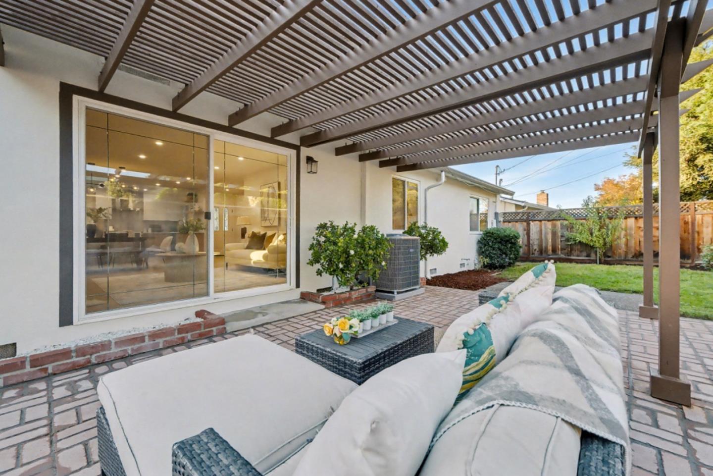 Detail Gallery Image 17 of 22 For 836 Peach Ave, Sunnyvale,  CA 94087 - 4 Beds | 2 Baths