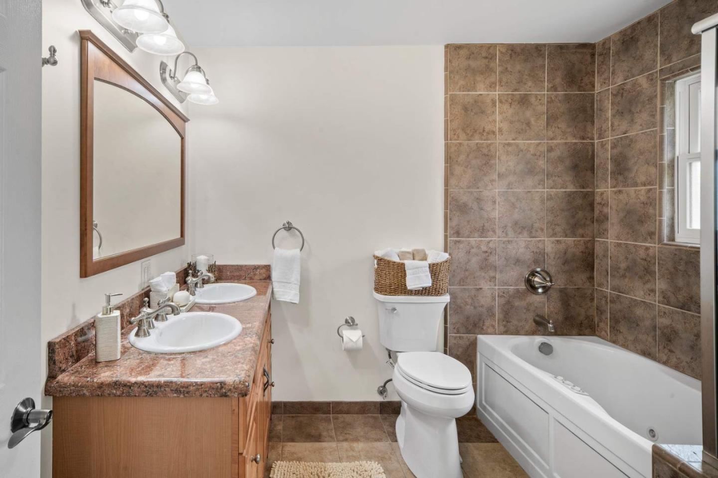 Detail Gallery Image 19 of 26 For 1109 Mcclellan Ave, Monterey,  CA 93940 - 3 Beds | 2 Baths