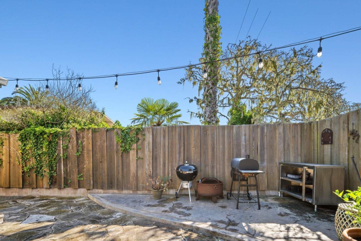 Detail Gallery Image 24 of 26 For 1109 Mcclellan Ave, Monterey,  CA 93940 - 3 Beds | 2 Baths