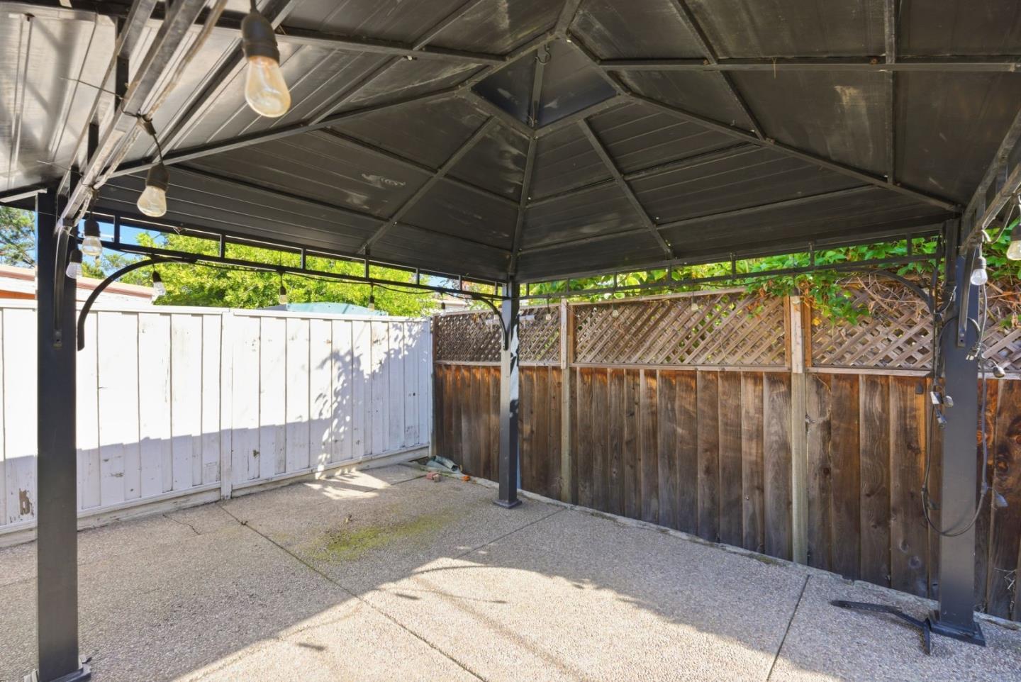 Detail Gallery Image 28 of 39 For 1650 S Wolfe Rd, Sunnyvale,  CA 94087 - 3 Beds | 2 Baths