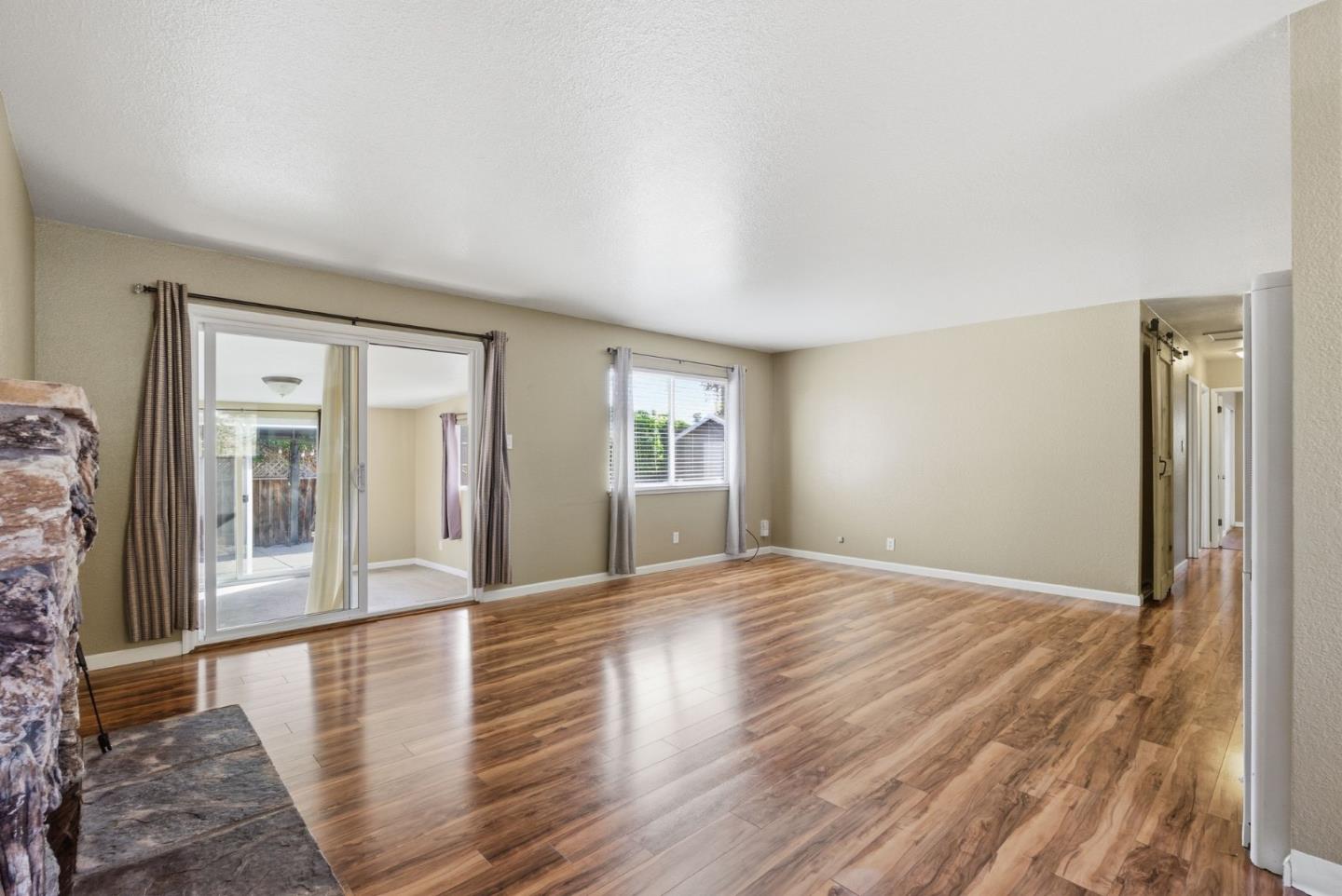 Detail Gallery Image 5 of 39 For 1650 S Wolfe Rd, Sunnyvale,  CA 94087 - 3 Beds | 2 Baths