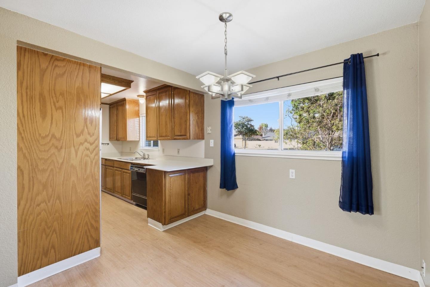 Detail Gallery Image 9 of 39 For 1650 S Wolfe Rd, Sunnyvale,  CA 94087 - 3 Beds | 2 Baths