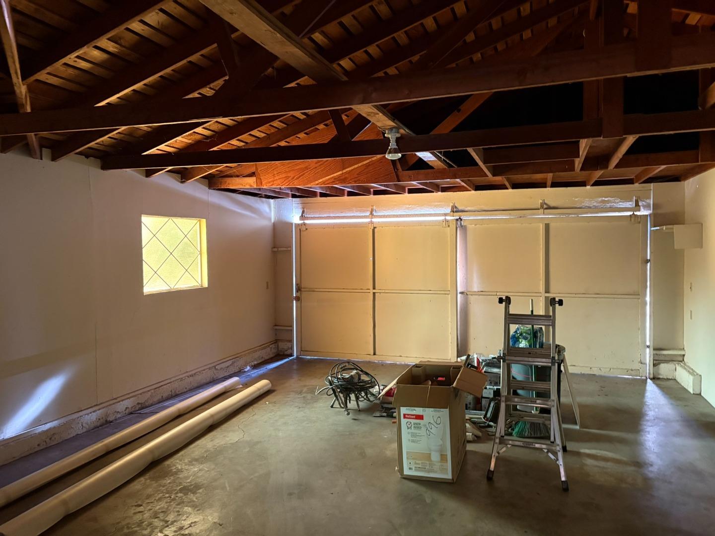 Detail Gallery Image 13 of 13 For 12130 Foothill Ln, Los Altos Hills,  CA 94022 - 4 Beds | 2/1 Baths