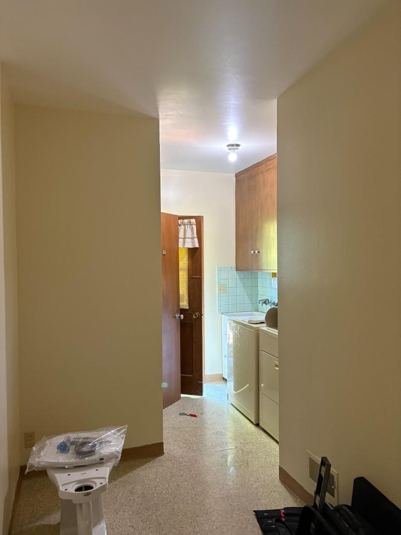 Detail Gallery Image 8 of 13 For 12130 Foothill Ln, Los Altos Hills,  CA 94022 - 4 Beds | 2/1 Baths