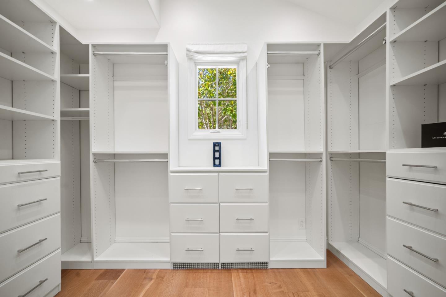 Detail Gallery Image 12 of 23 For 24817 Santa Fe St, Carmel,  CA 93923 - 3 Beds | 2/1 Baths