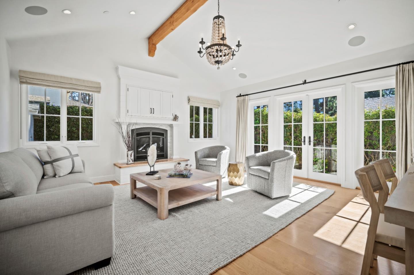 Detail Gallery Image 3 of 23 For 24817 Santa Fe St, Carmel,  CA 93923 - 3 Beds | 2/1 Baths