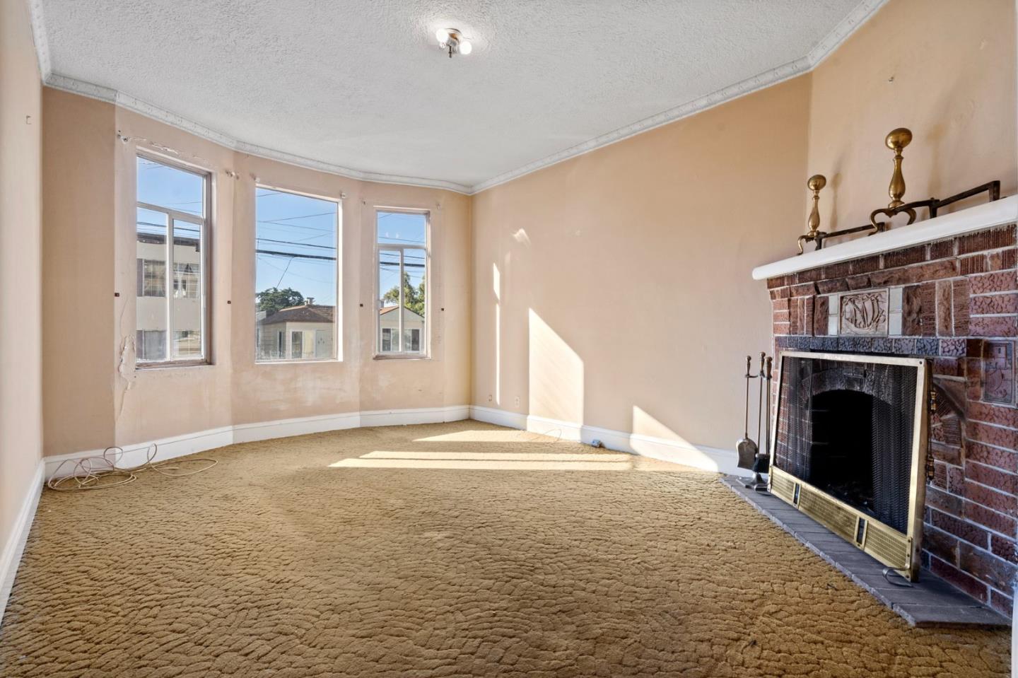 Detail Gallery Image 6 of 24 For 211 Crescent Ave, San Francisco,  CA 94110 - 1 Beds | 1 Baths