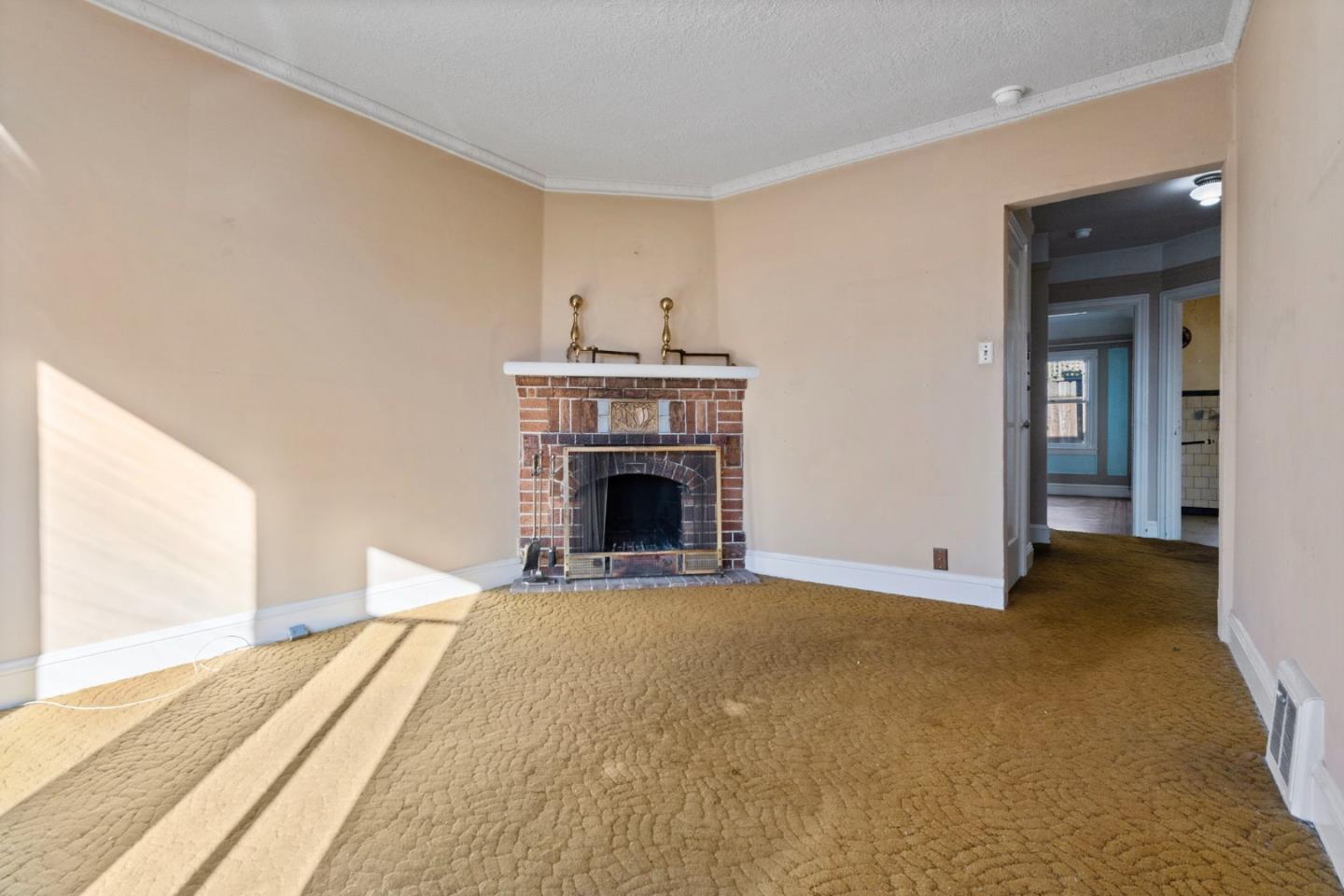 Detail Gallery Image 7 of 24 For 211 Crescent Ave, San Francisco,  CA 94110 - 1 Beds | 1 Baths