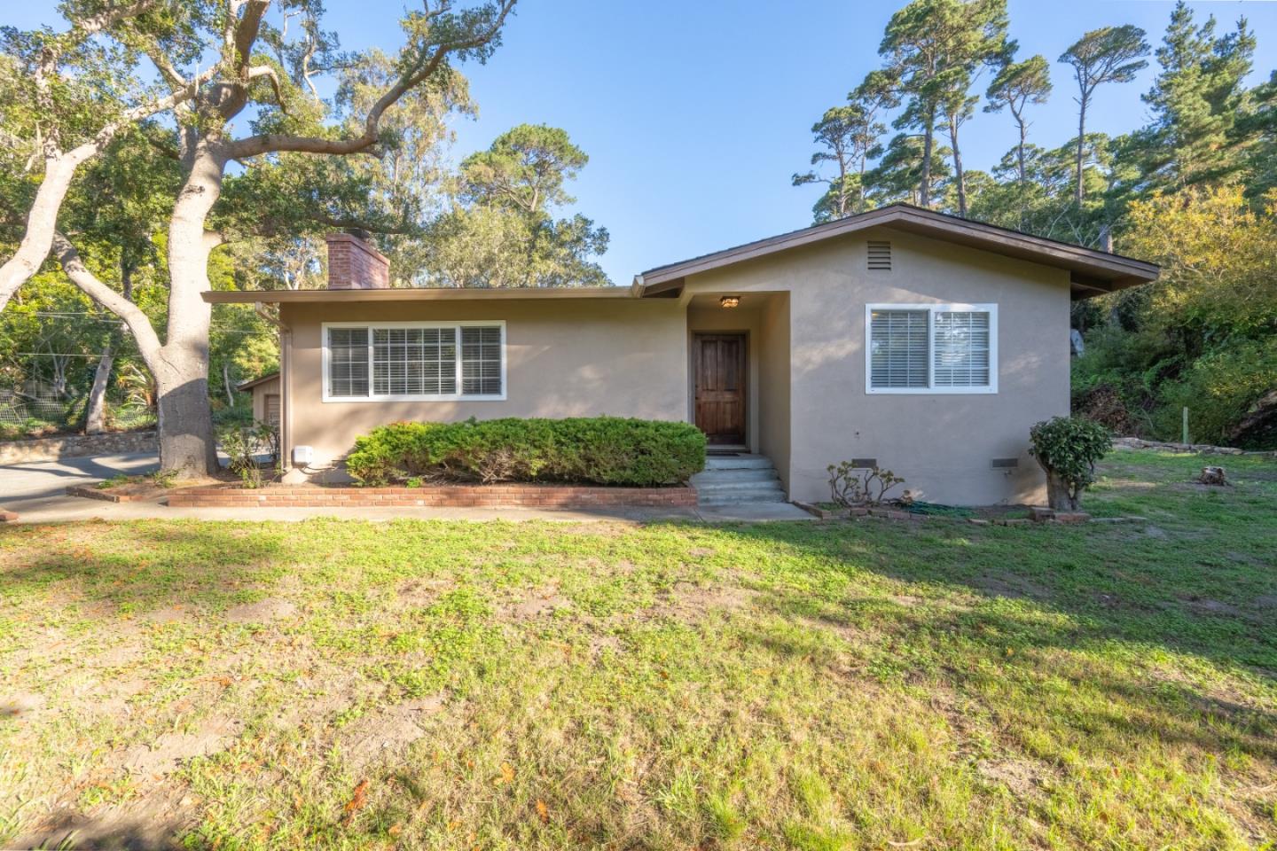 Detail Gallery Image 3 of 25 For 11th 2 E of Torres Ave, Carmel,  CA 93921 - 2 Beds | 1 Baths