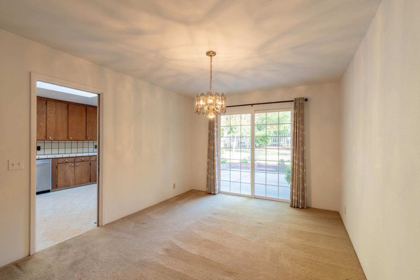 Detail Gallery Image 8 of 25 For 11th 2 E of Torres Ave, Carmel,  CA 93921 - 2 Beds | 1 Baths