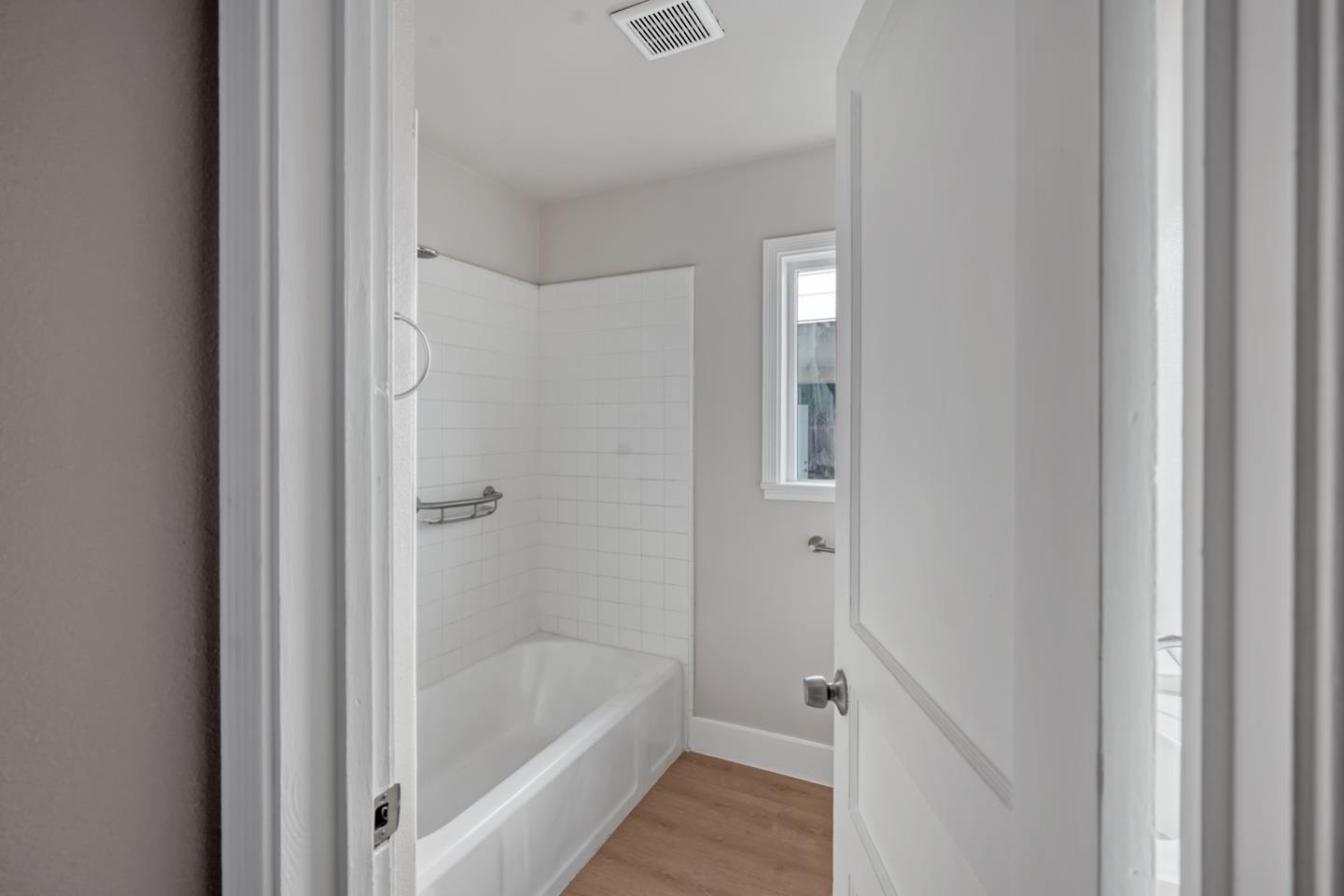 Detail Gallery Image 10 of 24 For 820 Jackson St, Mountain View,  CA 94043 - 4 Beds | 3 Baths