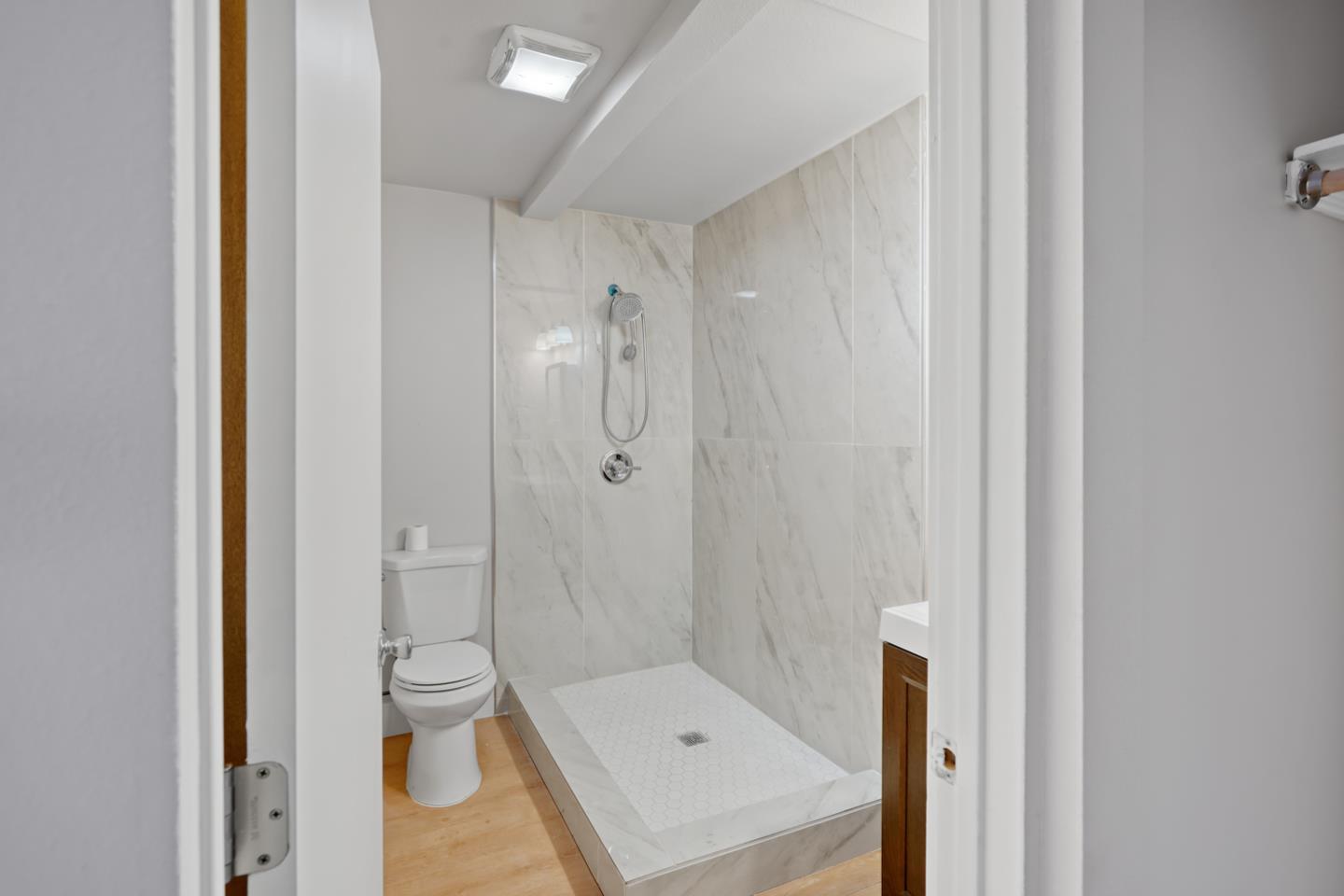 Detail Gallery Image 11 of 24 For 820 Jackson St, Mountain View,  CA 94043 - 4 Beds | 3 Baths