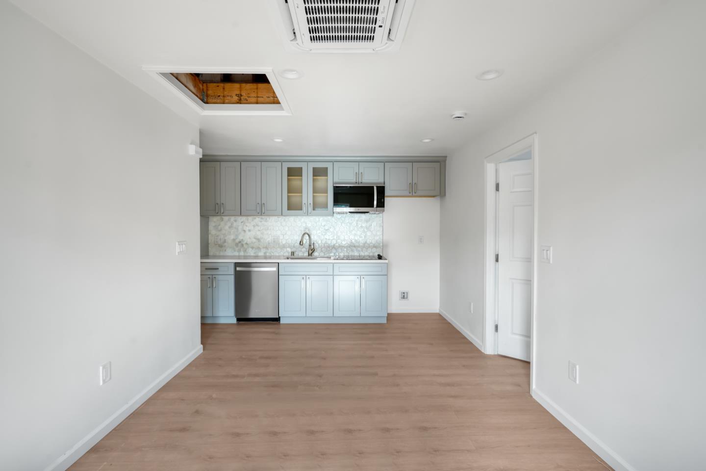 Detail Gallery Image 19 of 24 For 820 Jackson St, Mountain View,  CA 94043 - 4 Beds | 3 Baths