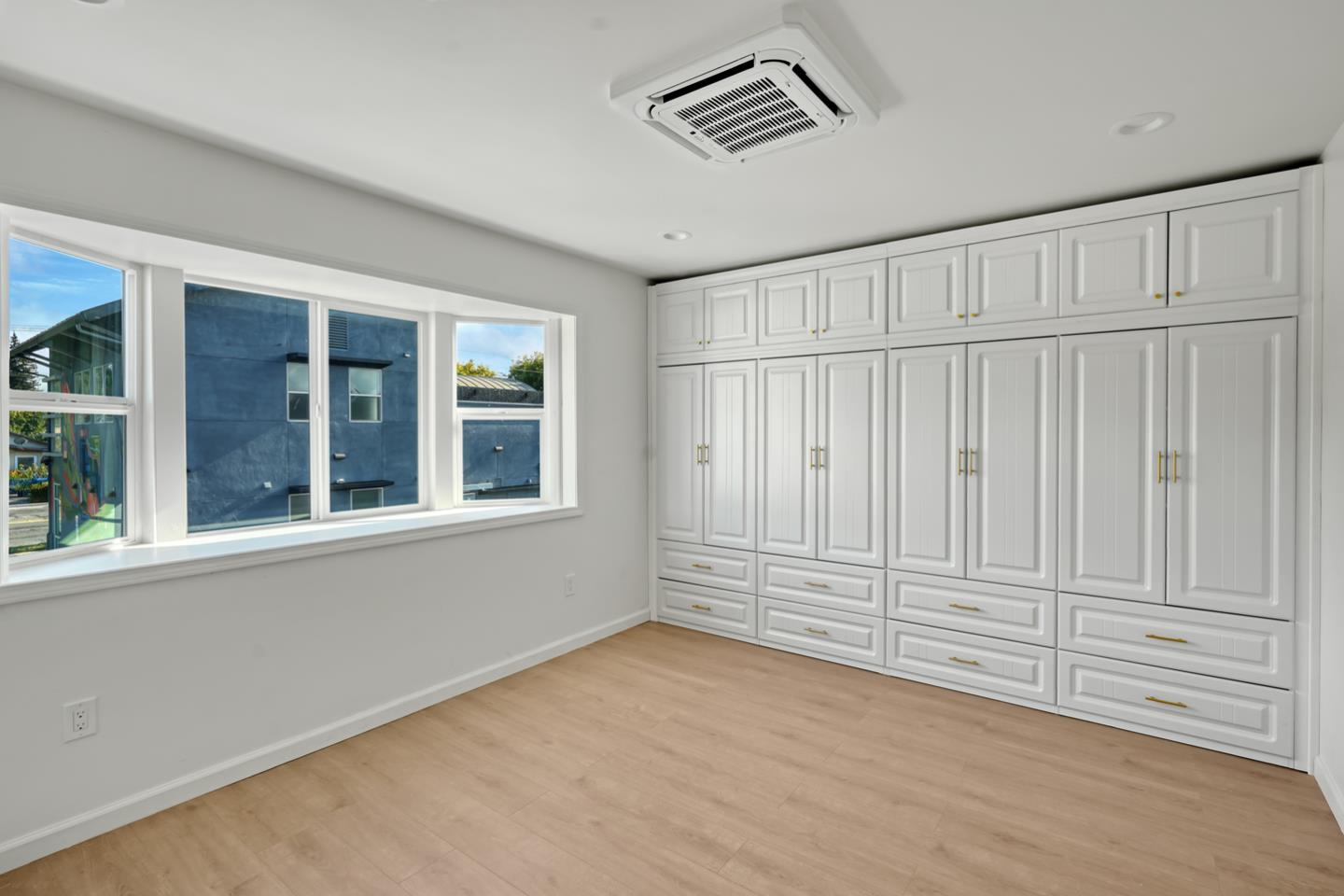 Detail Gallery Image 20 of 24 For 820 Jackson St, Mountain View,  CA 94043 - 4 Beds | 3 Baths