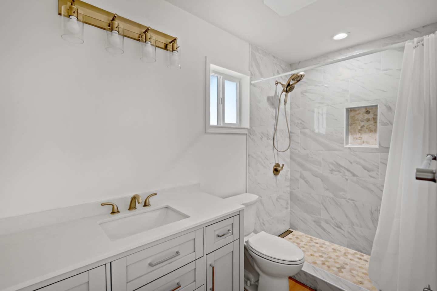 Detail Gallery Image 21 of 24 For 820 Jackson St, Mountain View,  CA 94043 - 4 Beds | 3 Baths