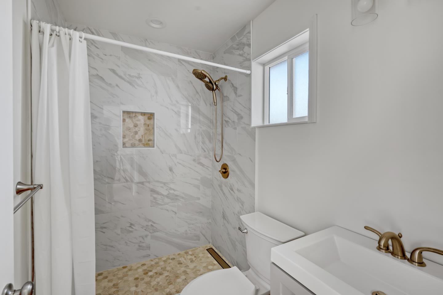 Detail Gallery Image 22 of 24 For 820 Jackson St, Mountain View,  CA 94043 - 4 Beds | 3 Baths