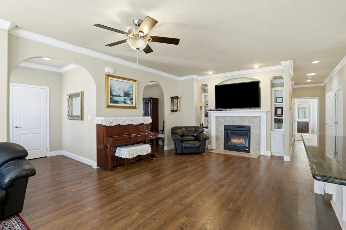 Detail Gallery Image 12 of 38 For 1111 Moorse Ave #40,  Sunnyvale,  CA 94089 - 3 Beds | 3 Baths