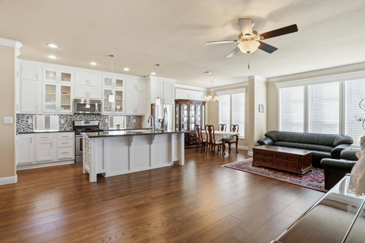 Detail Gallery Image 13 of 38 For 1111 Moorse Ave #40,  Sunnyvale,  CA 94089 - 3 Beds | 3 Baths