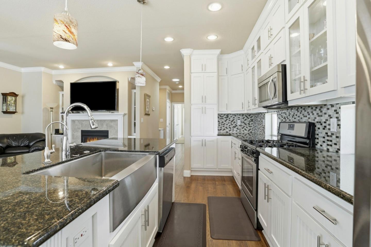 Detail Gallery Image 18 of 38 For 1111 Moorse Ave #40,  Sunnyvale,  CA 94089 - 3 Beds | 3 Baths