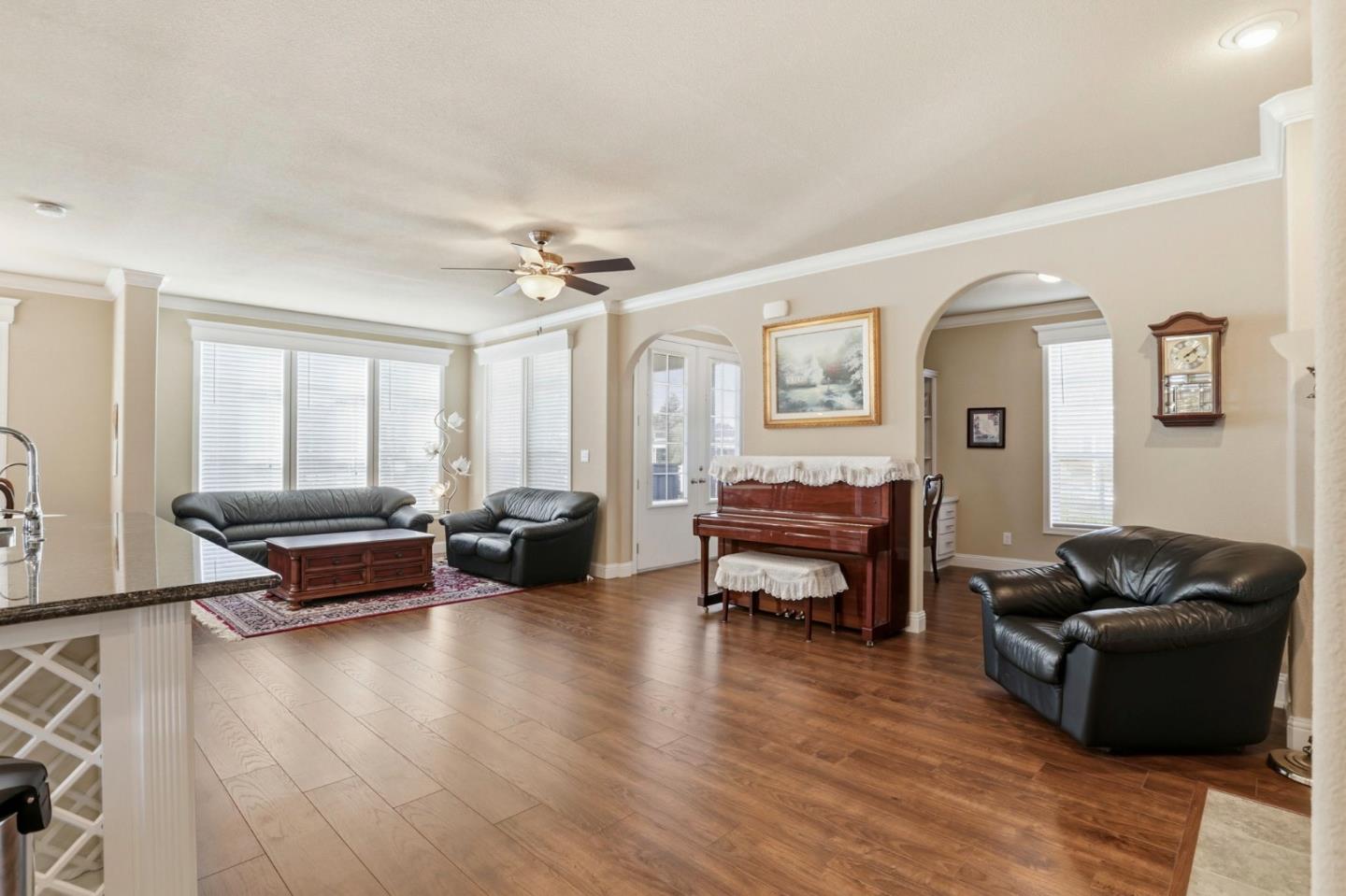 Detail Gallery Image 8 of 38 For 1111 Moorse Ave #40,  Sunnyvale,  CA 94089 - 3 Beds | 3 Baths