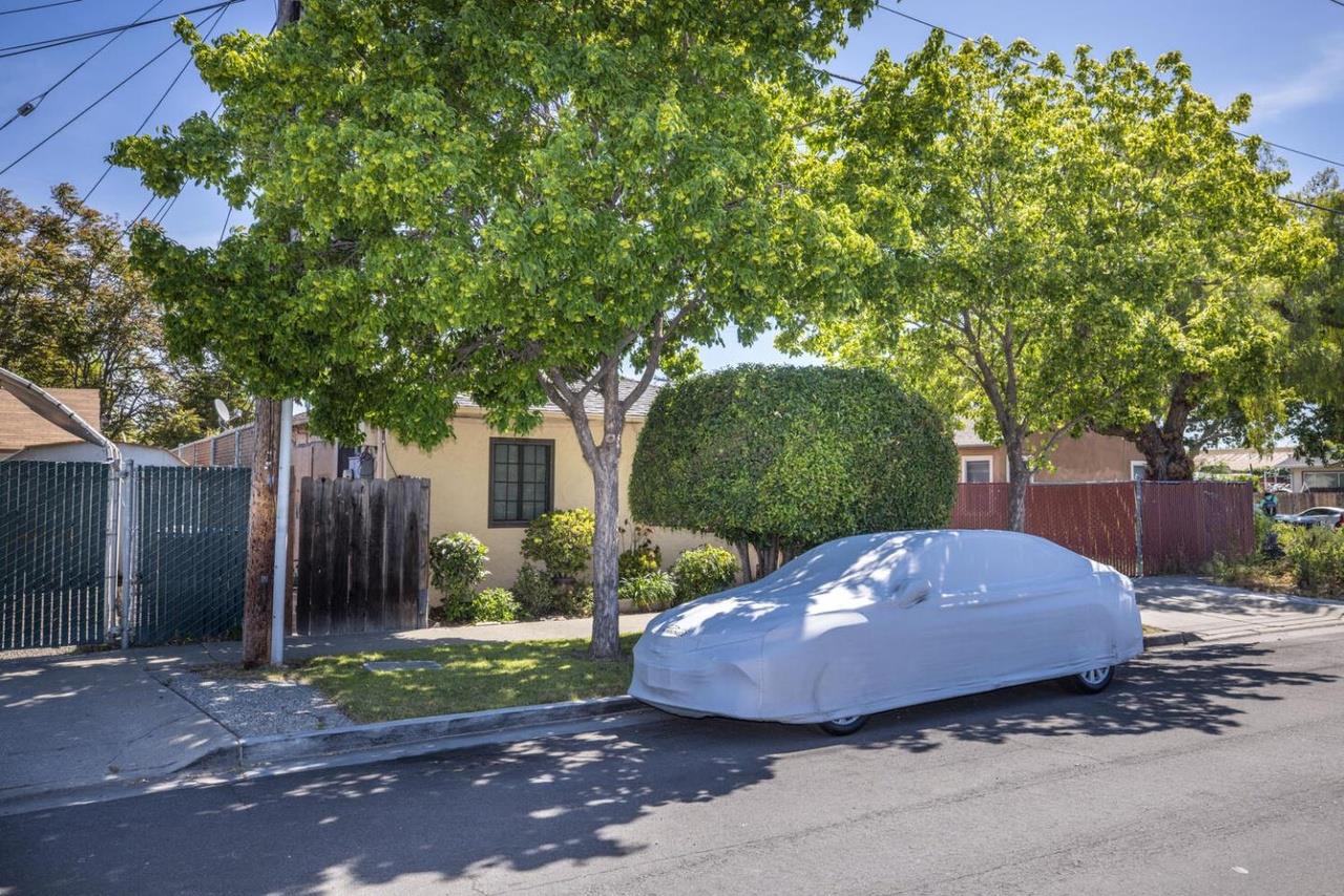 Detail Gallery Image 3 of 21 For 1012 Chestnut St, San Jose,  CA 95110 - – Beds | – Baths