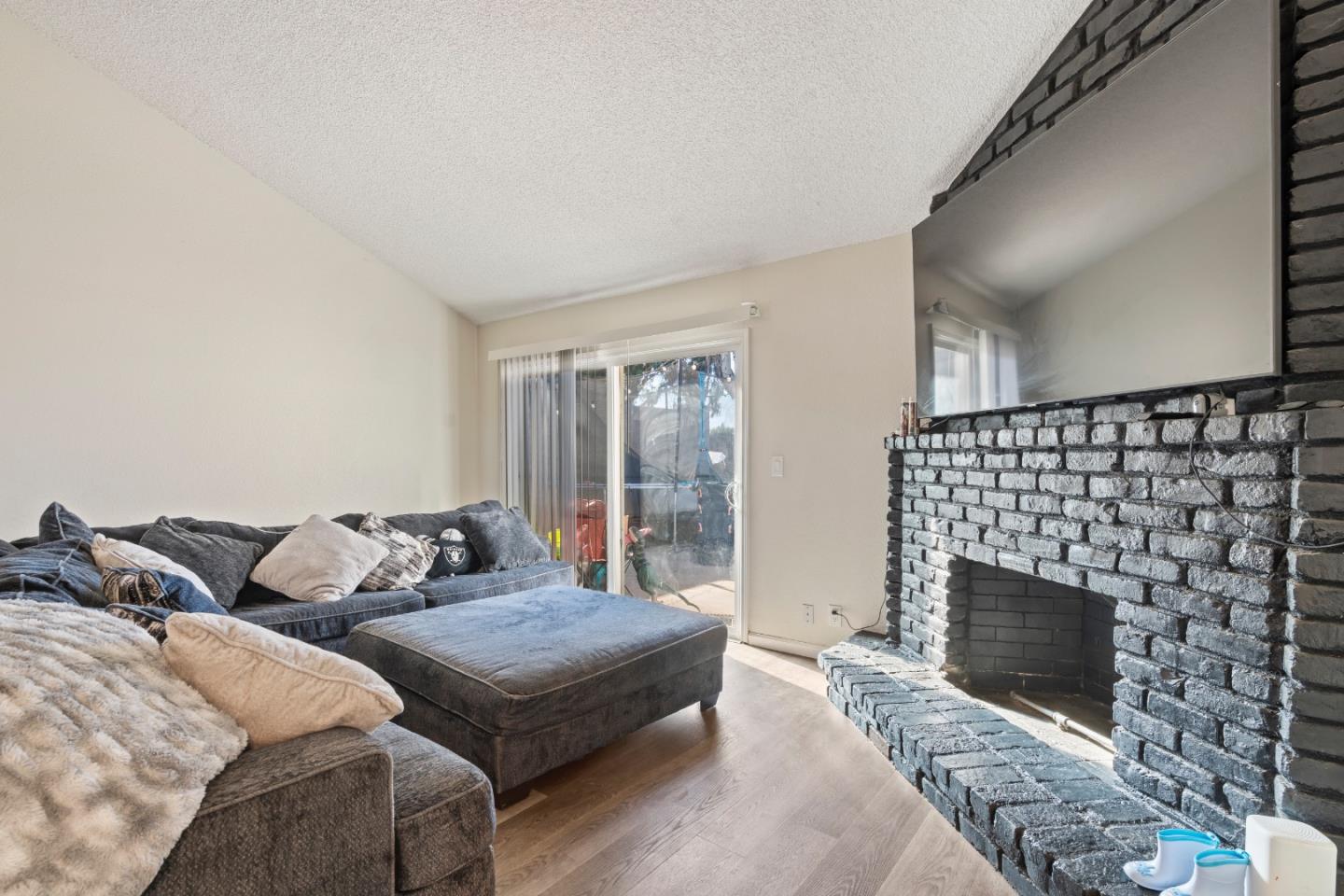 Detail Gallery Image 11 of 32 For 1635 Cherokee Dr, Salinas,  CA 93906 - 3 Beds | 2 Baths