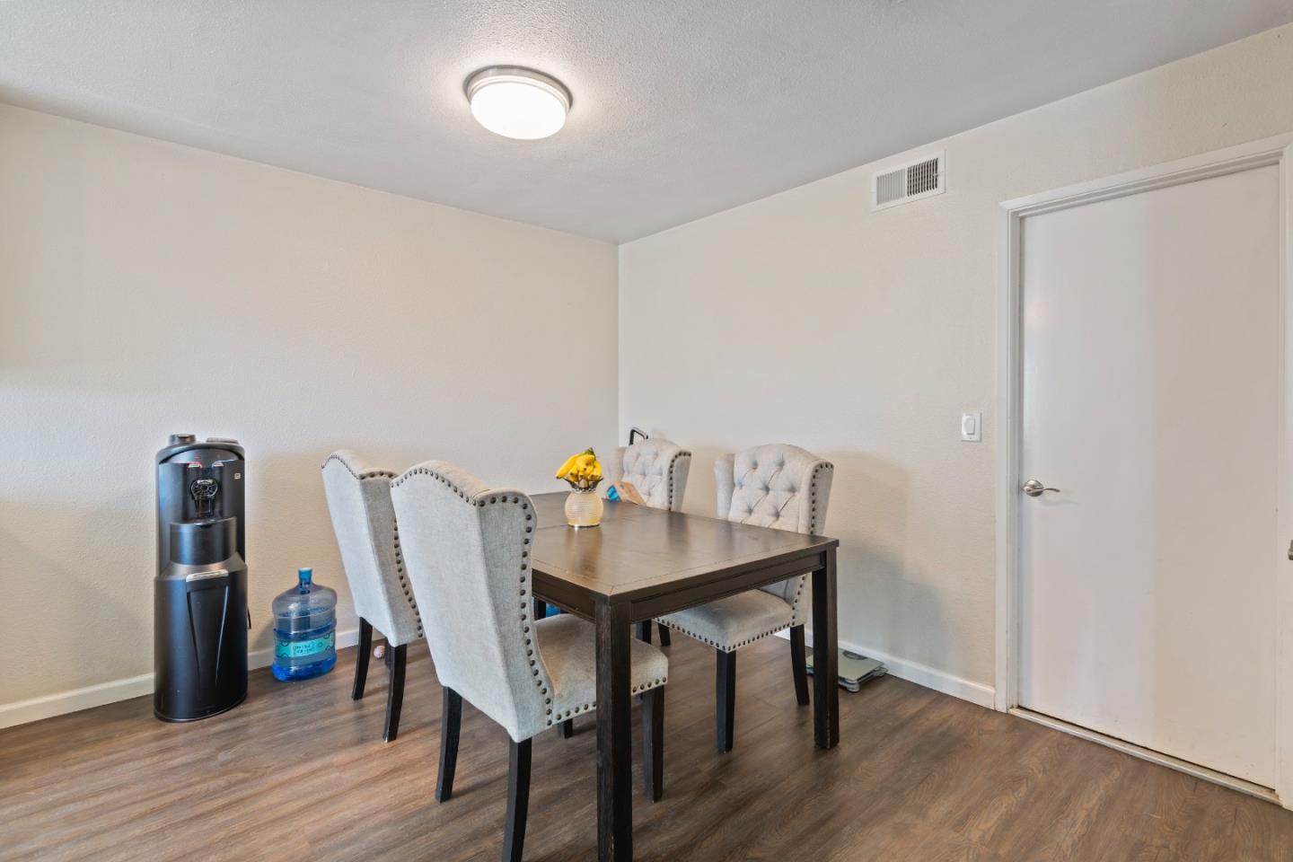 Detail Gallery Image 12 of 32 For 1635 Cherokee Dr, Salinas,  CA 93906 - 3 Beds | 2 Baths