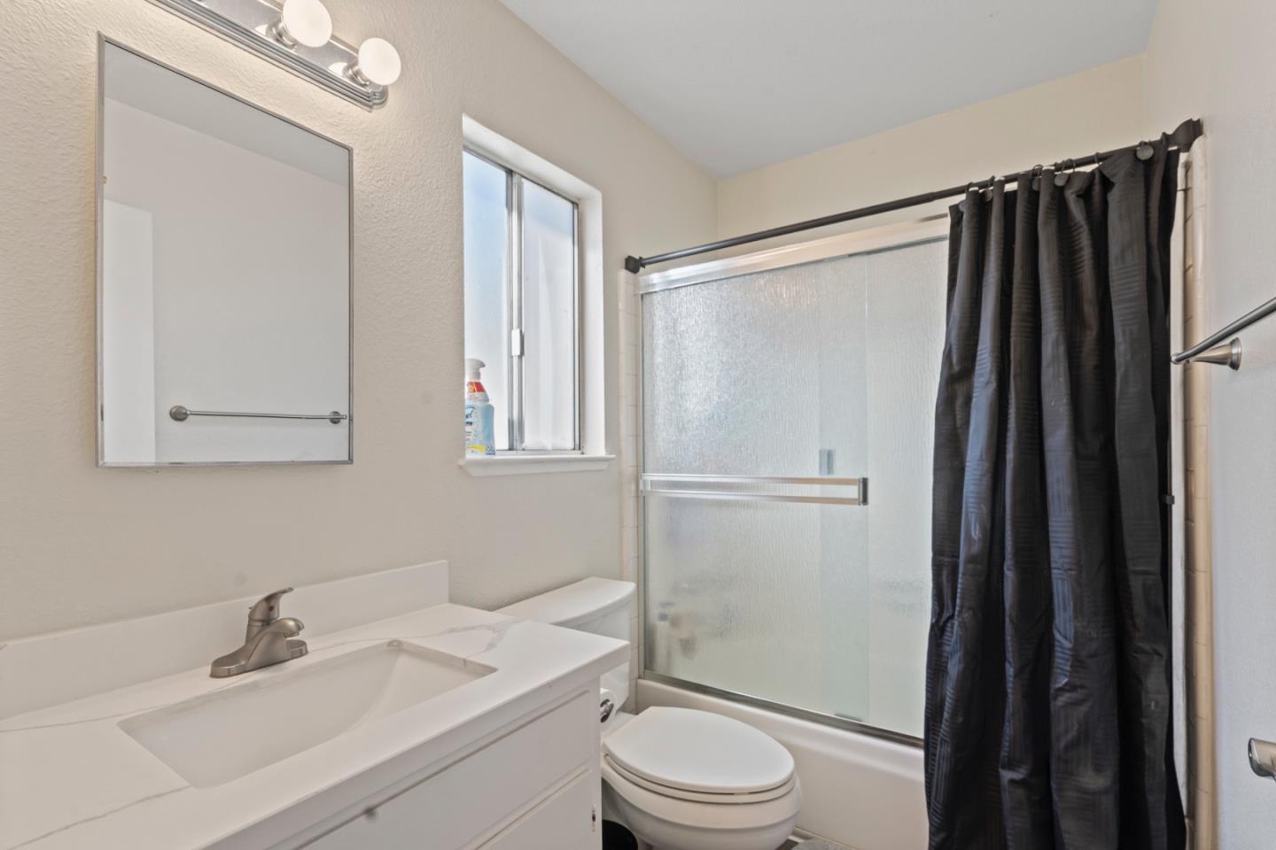 Detail Gallery Image 21 of 32 For 1635 Cherokee Dr, Salinas,  CA 93906 - 3 Beds | 2 Baths