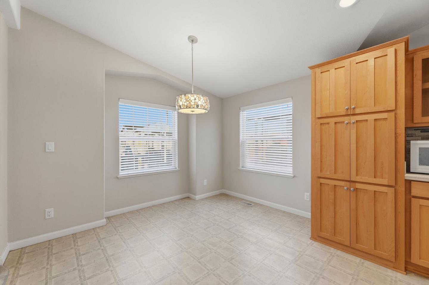 Detail Gallery Image 14 of 41 For 1085 Tasman Dr #201,  Sunnyvale,  CA 94089 - 3 Beds | 2 Baths