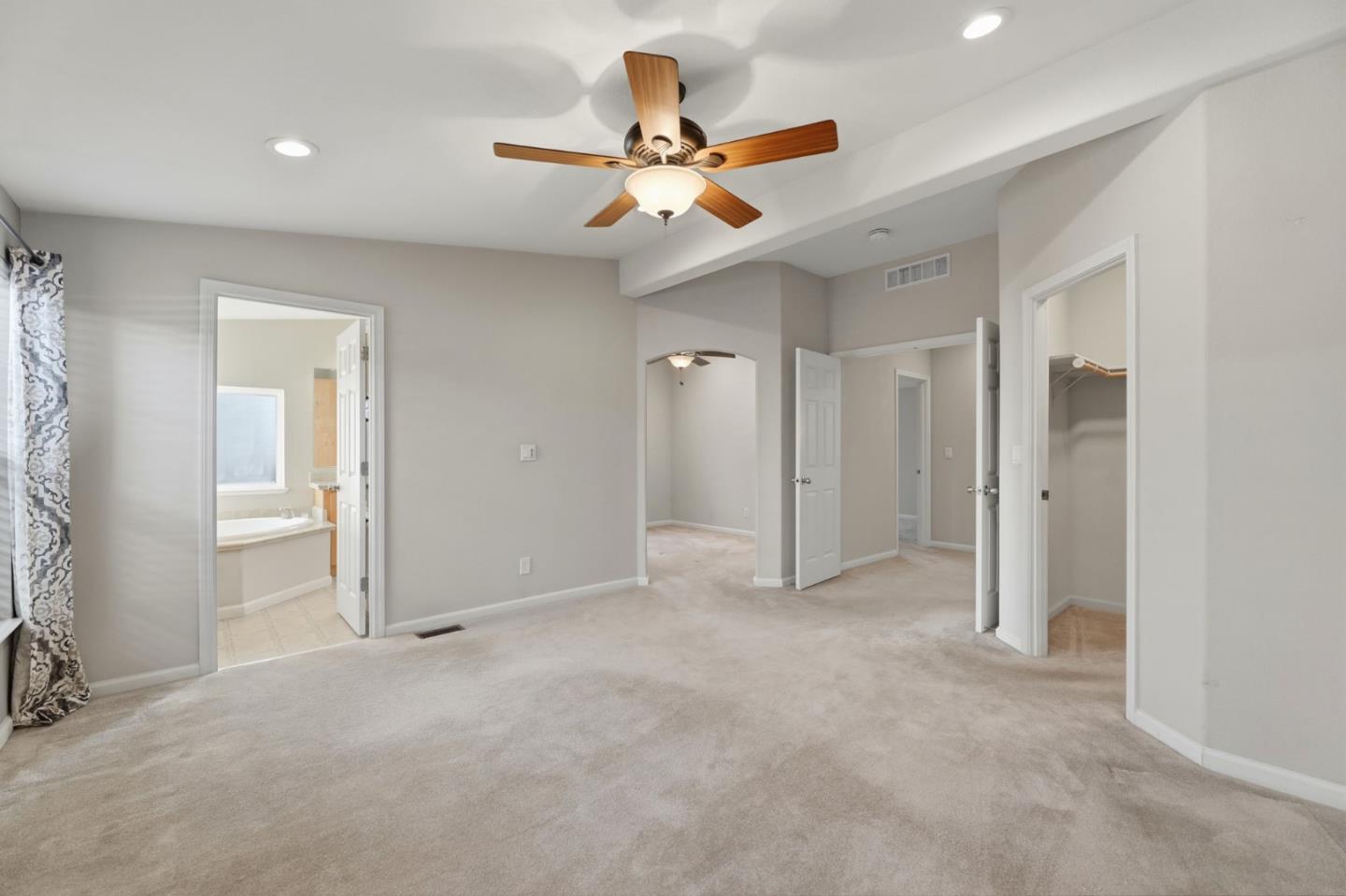 Detail Gallery Image 22 of 41 For 1085 Tasman Dr #201,  Sunnyvale,  CA 94089 - 3 Beds | 2 Baths