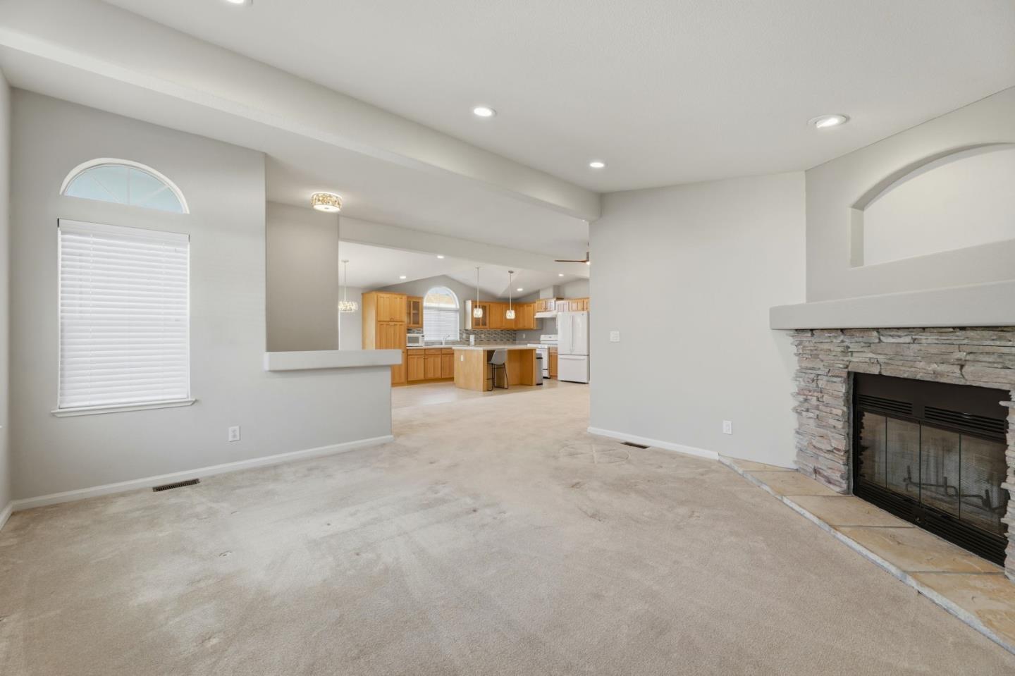 Detail Gallery Image 7 of 41 For 1085 Tasman Dr #201,  Sunnyvale,  CA 94089 - 3 Beds | 2 Baths