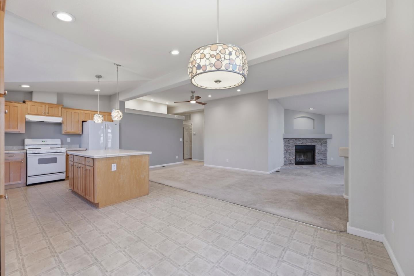 Detail Gallery Image 8 of 41 For 1085 Tasman Dr #201,  Sunnyvale,  CA 94089 - 3 Beds | 2 Baths