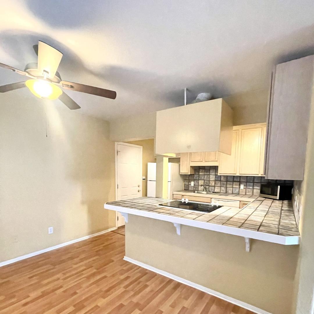 Detail Gallery Image 3 of 8 For 134 Cypress St, Redwood City,  CA 94061 - 1 Beds | 1 Baths