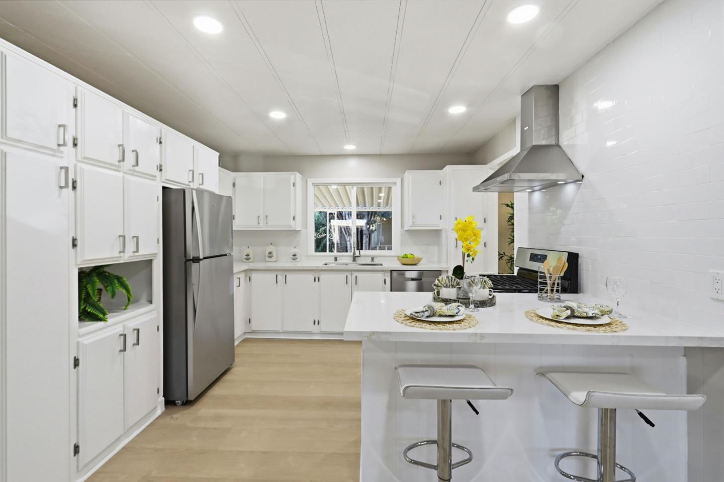 Detail Gallery Image 14 of 38 For 486 Millpond Dr #486,  San Jose,  CA 95125 - 3 Beds | 2 Baths