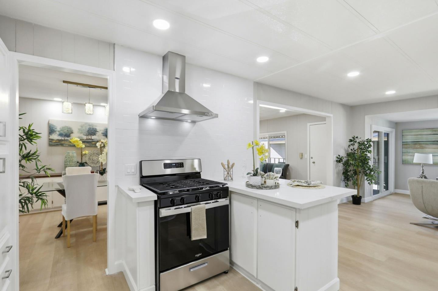 Detail Gallery Image 17 of 38 For 486 Millpond Dr #486,  San Jose,  CA 95125 - 3 Beds | 2 Baths