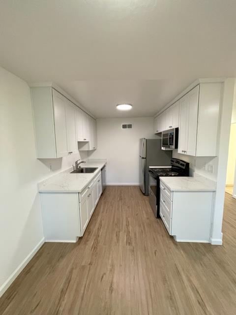 Detail Gallery Image 10 of 13 For 148 Rinconada Ave, Palo Alto,  CA 94301 - 2 Beds | 1 Baths