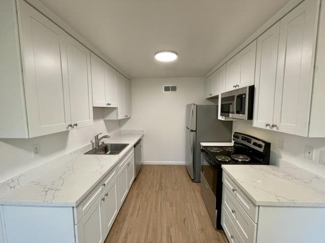 Detail Gallery Image 11 of 13 For 148 Rinconada Ave, Palo Alto,  CA 94301 - 2 Beds | 1 Baths