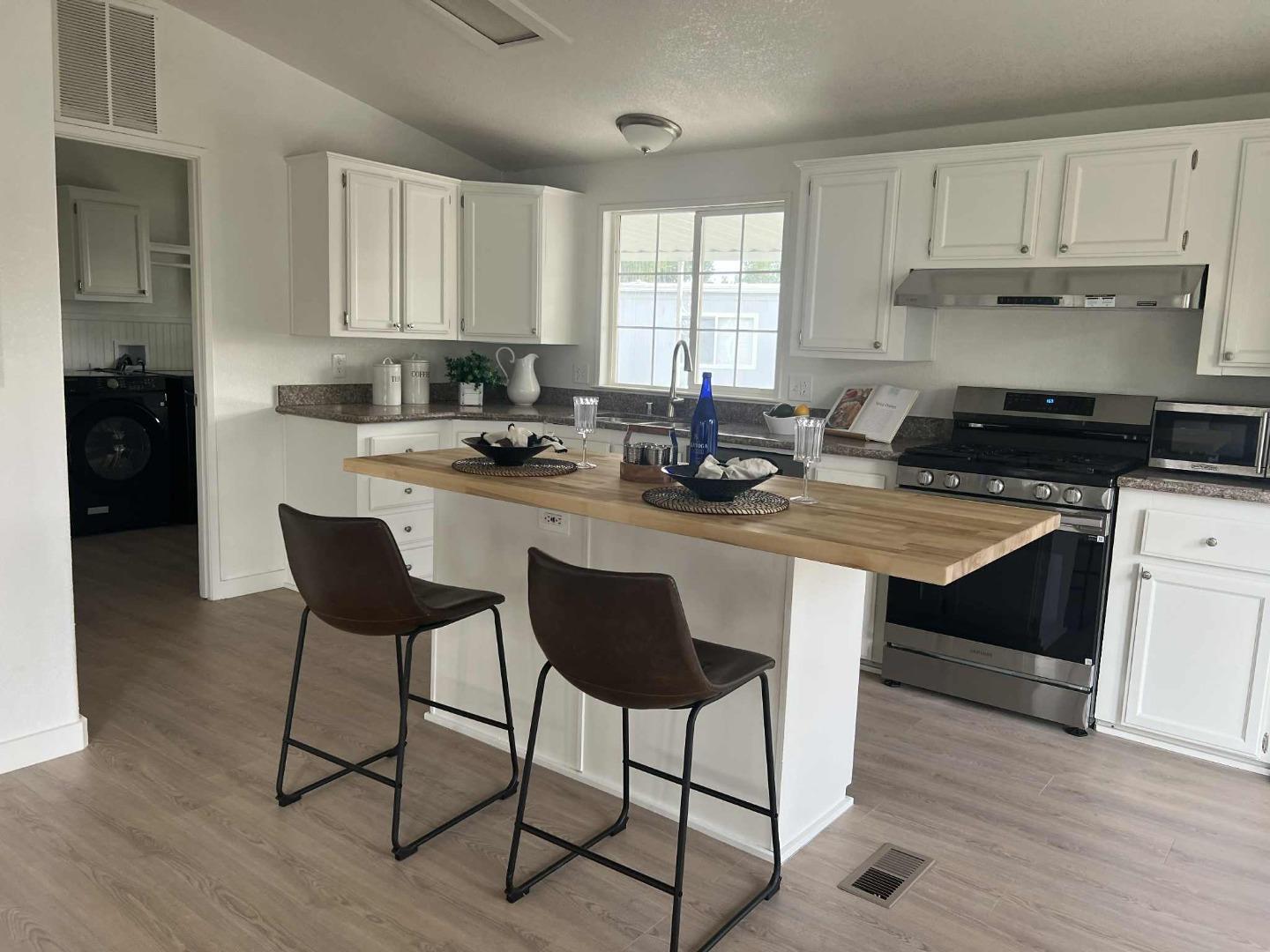 Detail Gallery Image 6 of 13 For 2151 Oakland Rd Space #46,  San Jose,  CA 95131 - 3 Beds | 2 Baths