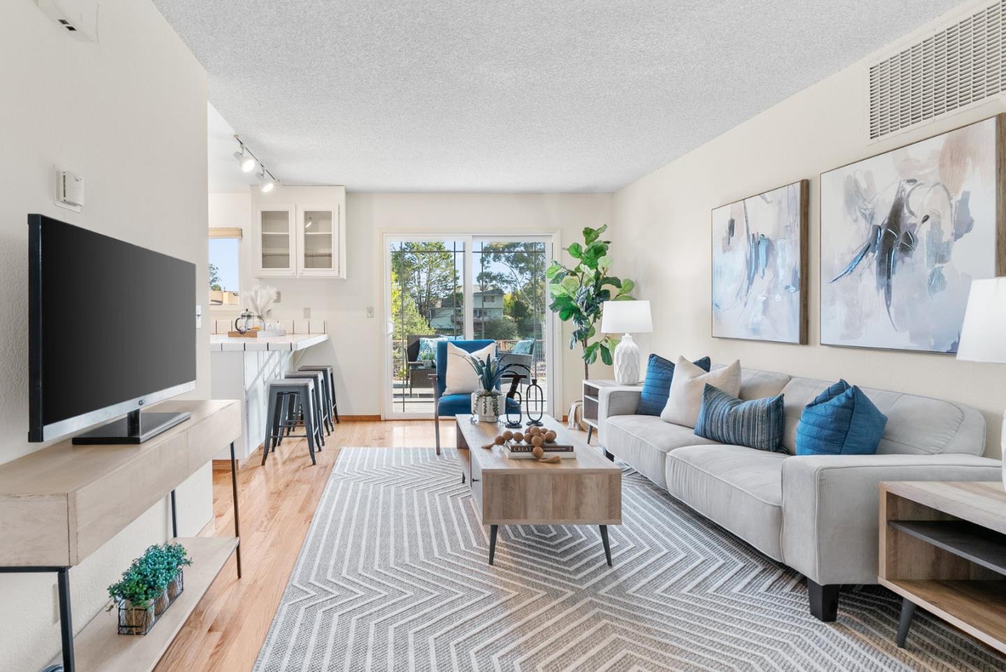 Detail Gallery Image 5 of 42 For 128 Mcmillan Dr, Santa Cruz,  CA 95060 - 4 Beds | 2/1 Baths