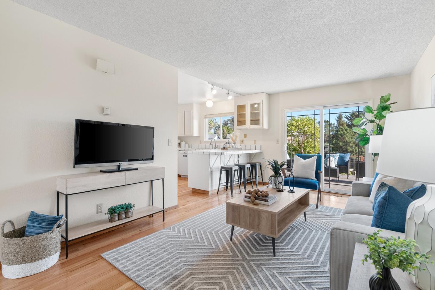 Detail Gallery Image 6 of 42 For 128 Mcmillan Dr, Santa Cruz,  CA 95060 - 4 Beds | 2/1 Baths